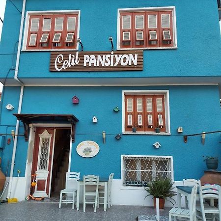 Celil Pansiyon Ayvalik Bagian luar foto