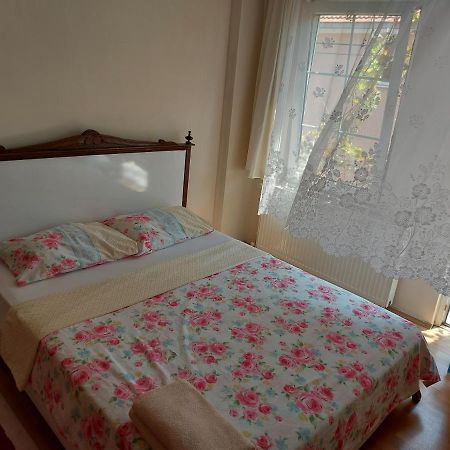 Celil Pansiyon Ayvalik Bagian luar foto