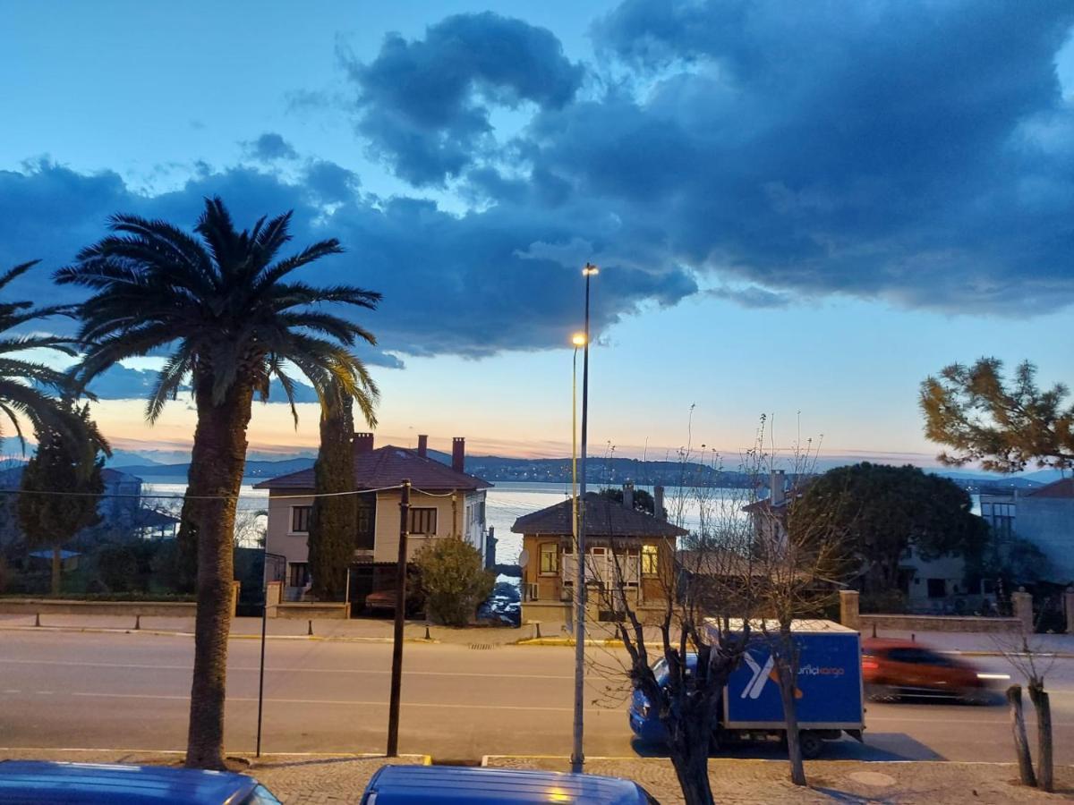 Celil Pansiyon Ayvalik Bagian luar foto