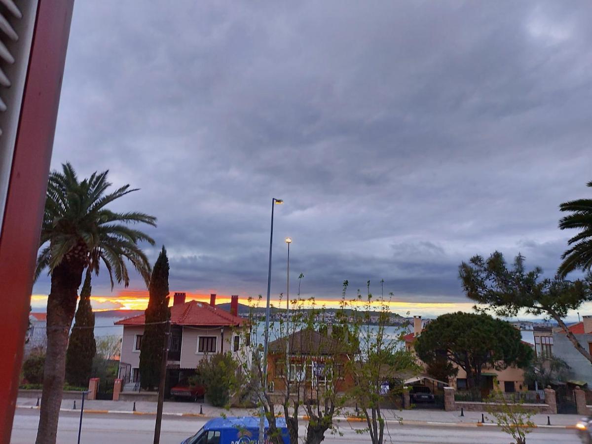 Celil Pansiyon Ayvalik Bagian luar foto