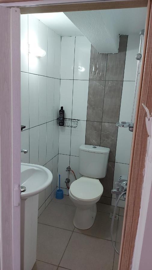 Celil Pansiyon Ayvalik Bagian luar foto